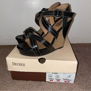 Decree Black and Tan Strappy Wedges